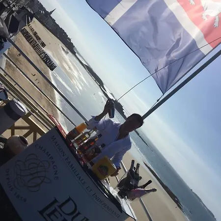 Ξενοδοχείο Ambassadeurs Logis 3*