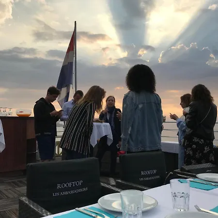 Ambassadeurs Logis Ξενοδοχείο