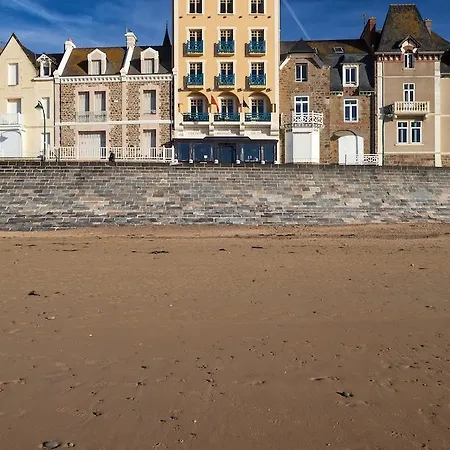 Ambassadeurs Logis Hotel