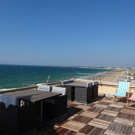 Hotel Ambassadeurs Logis 3*